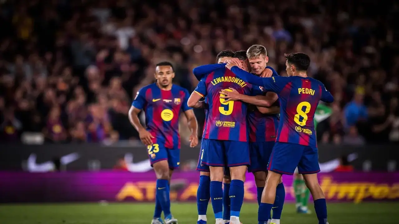 بعد جوردون.. برشلونة يحاول إقناع فليك بـ صفقة مميزة